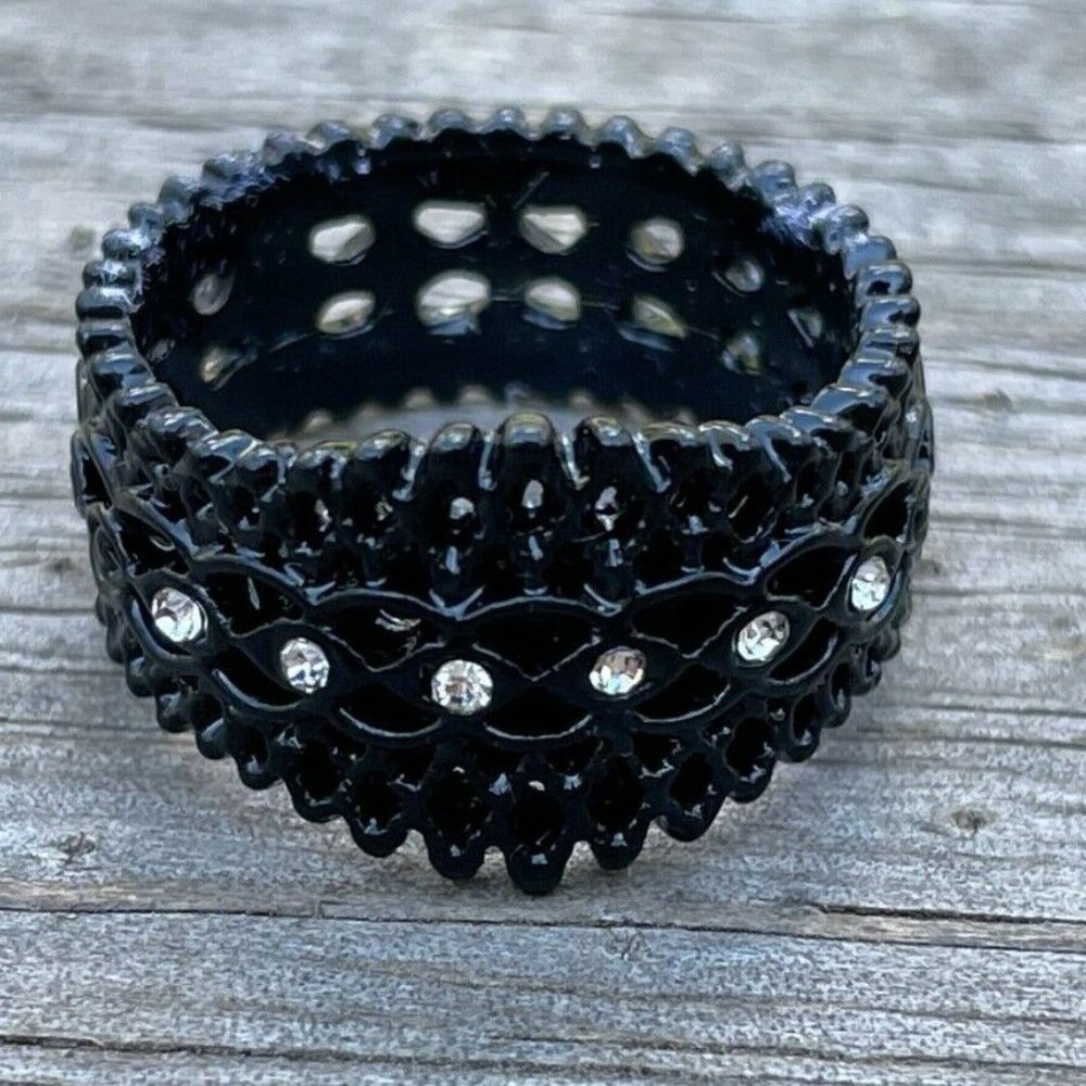 Women Ring Fashion Black Tone Finger Band Crystal Accent Fancy Ring Size 7 - Picture 4 of 12